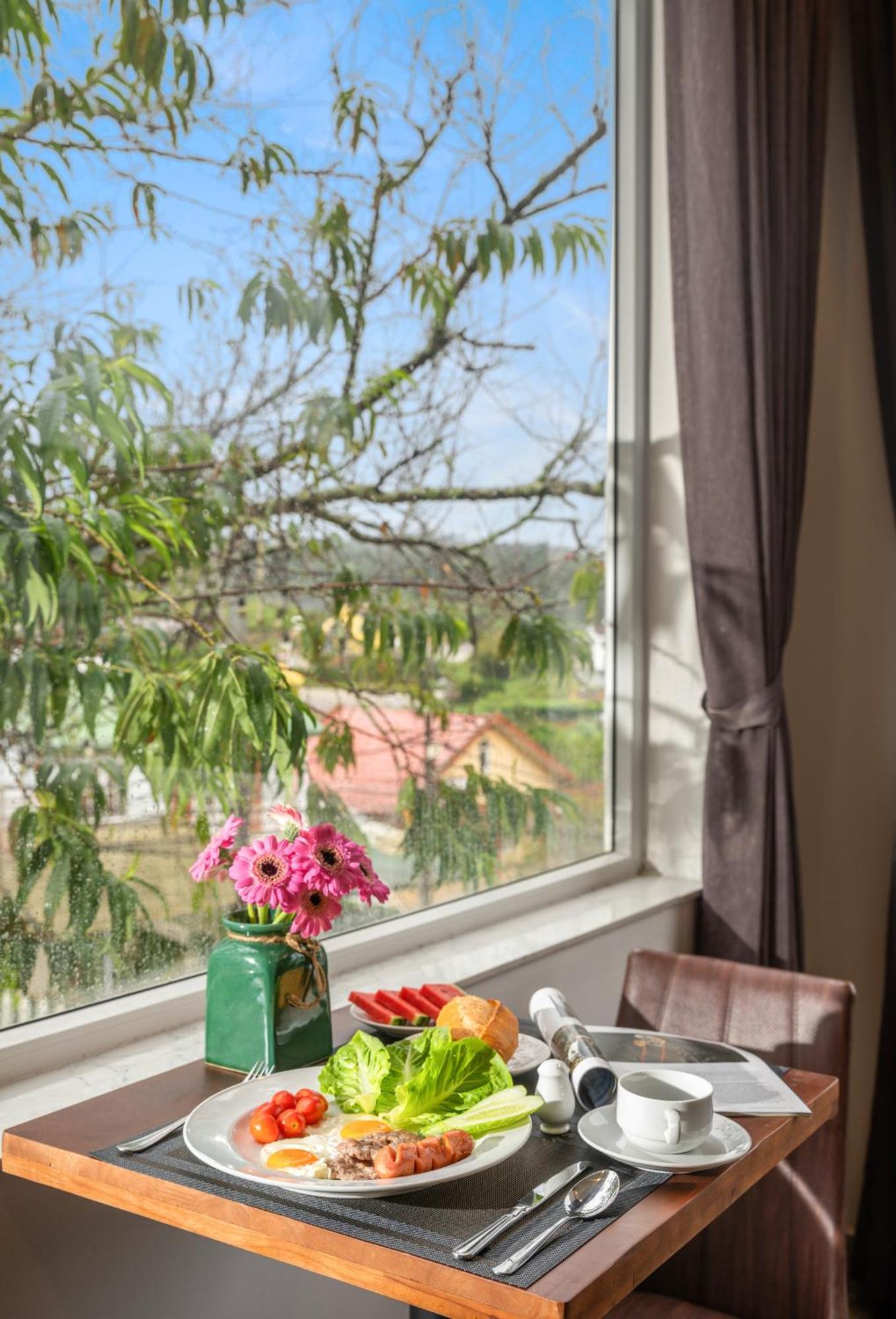 Myrtle Boutique Hotel Dalat Bagian luar foto